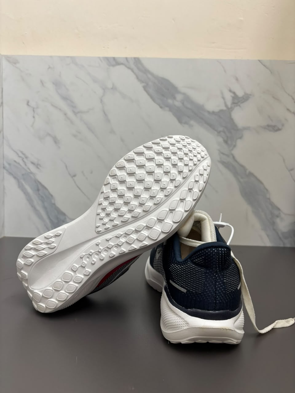 Nike Pegasus Premium Sports Running Shoe - Image 5