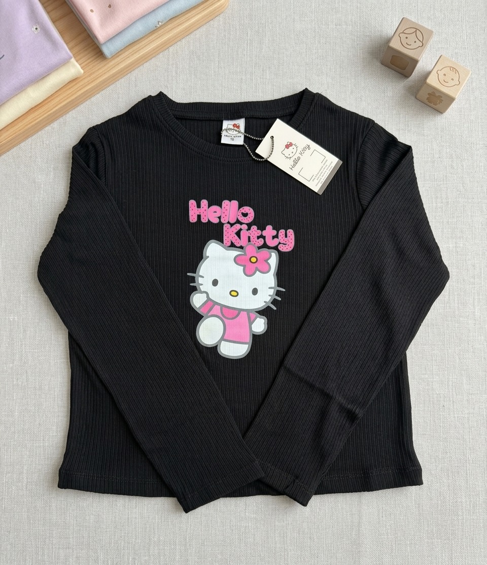 Hello Kitty T-Shirt - Image 9